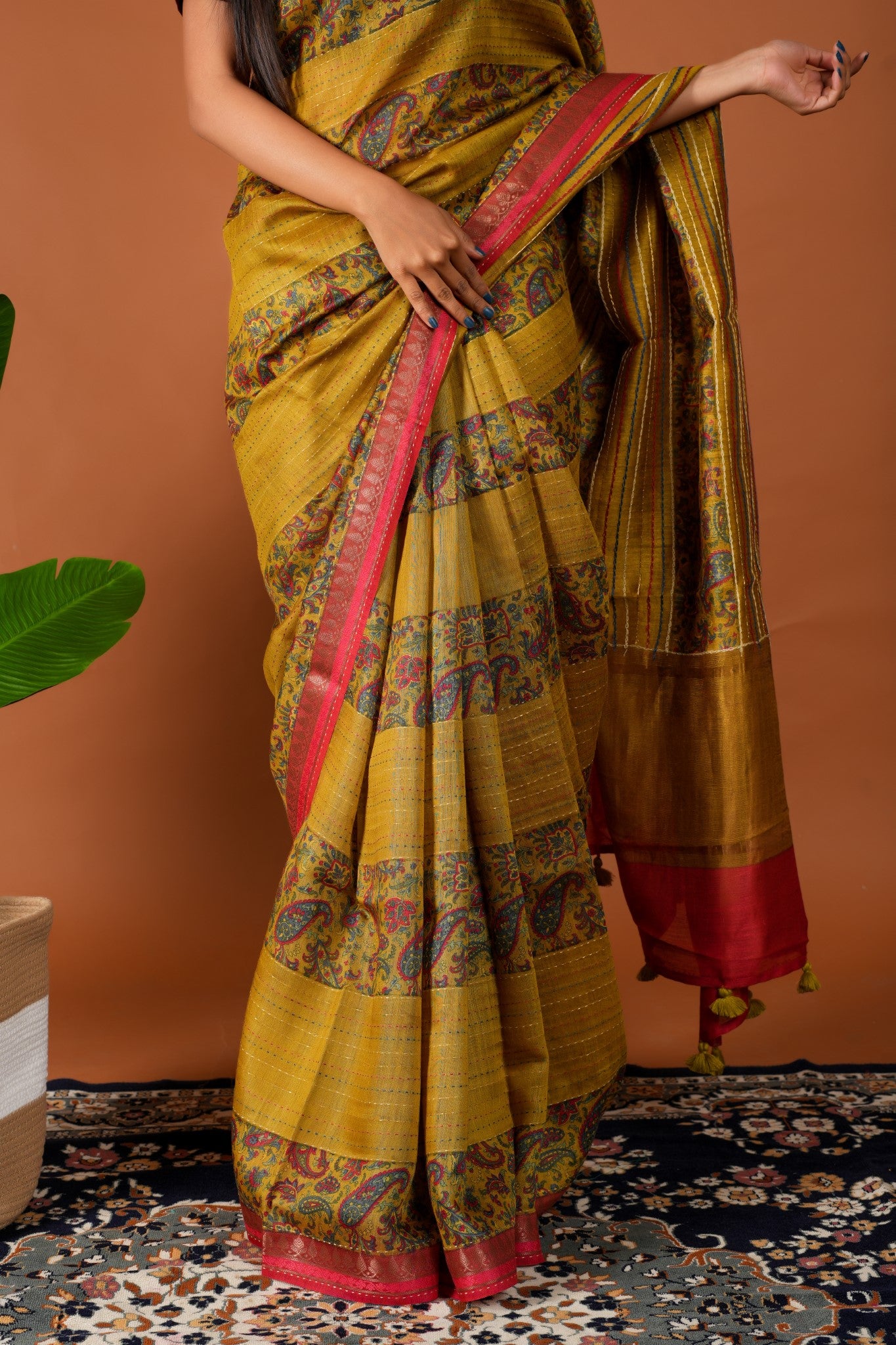 Mehrab Saree