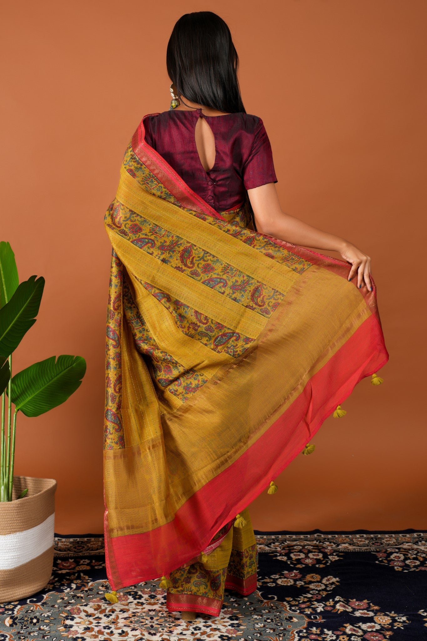 Mehrab Saree