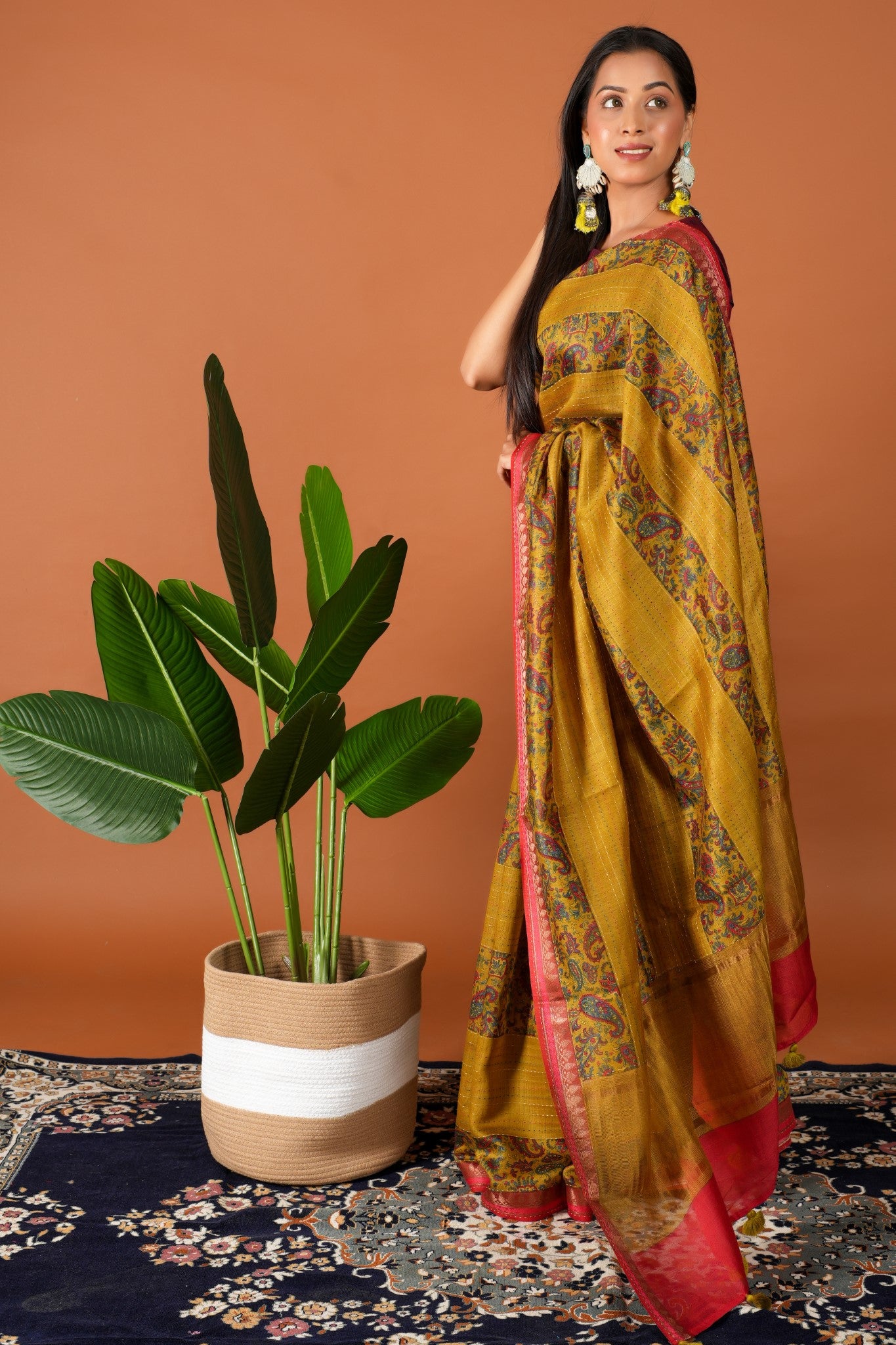 Mehrab Saree