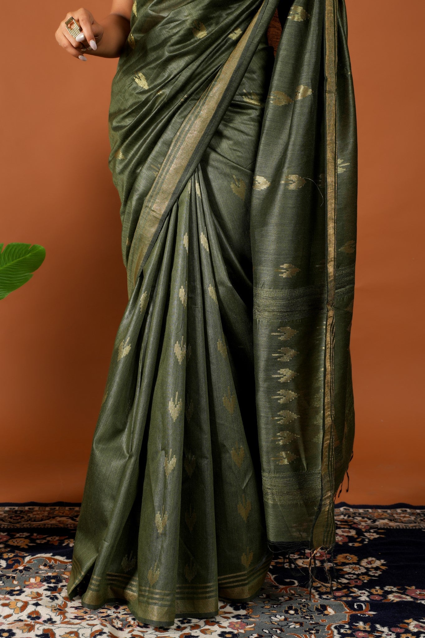 Shreyasi Saree